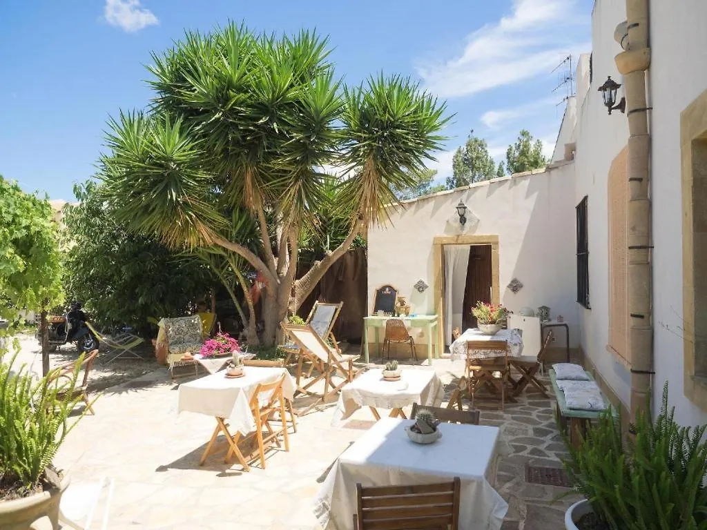 Le Macine 1868 Bed & Breakfast Paceco